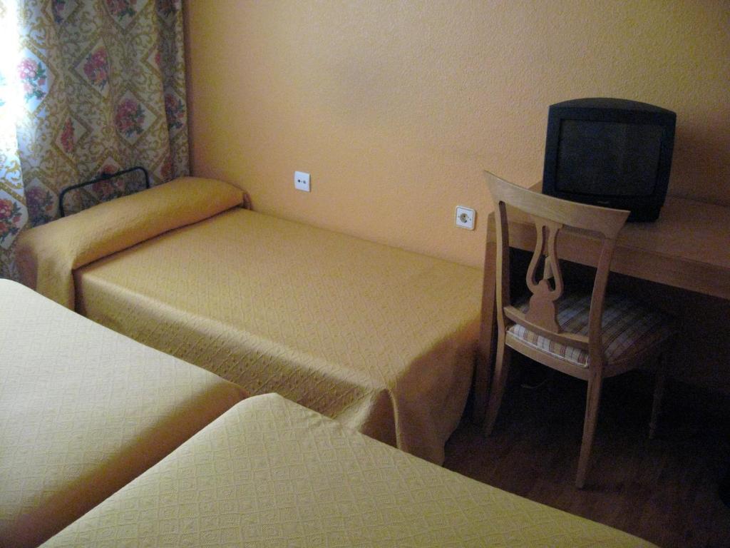 Hotel Restaurante San Roque メディナ・デル・カンポ 部屋 写真
