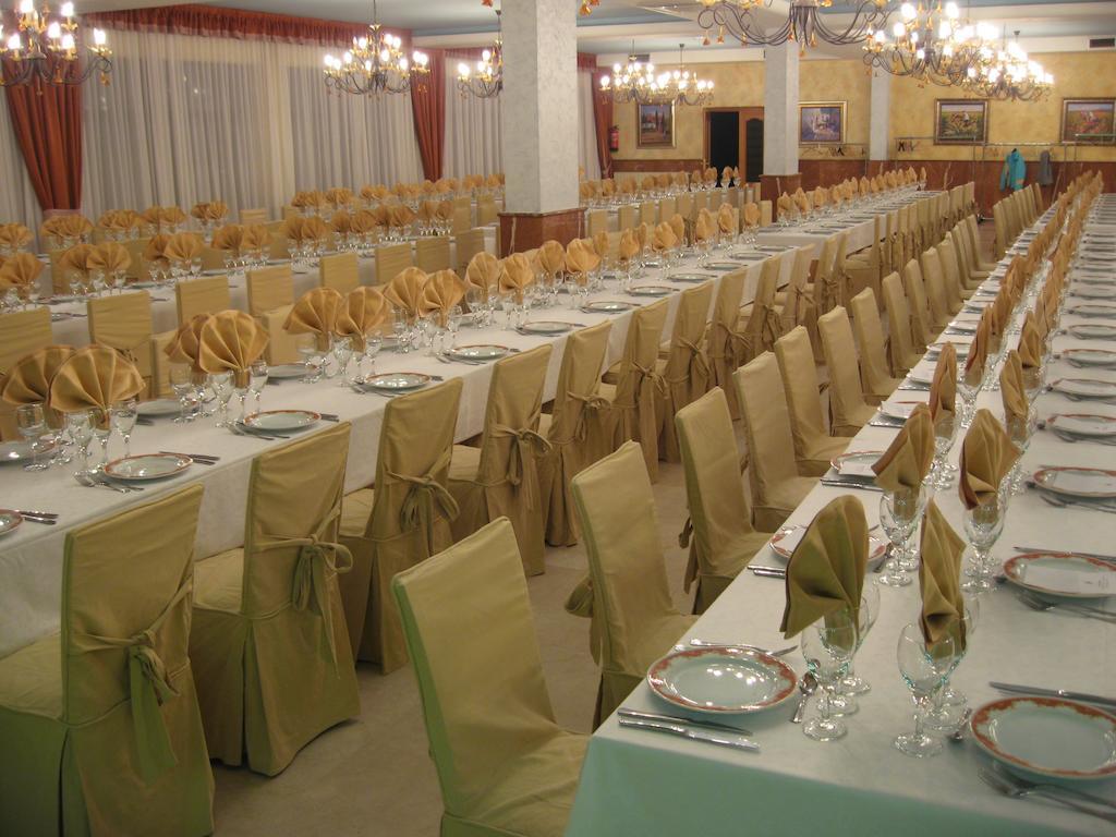 Hotel Restaurante San Roque メディナ・デル・カンポ エクステリア 写真