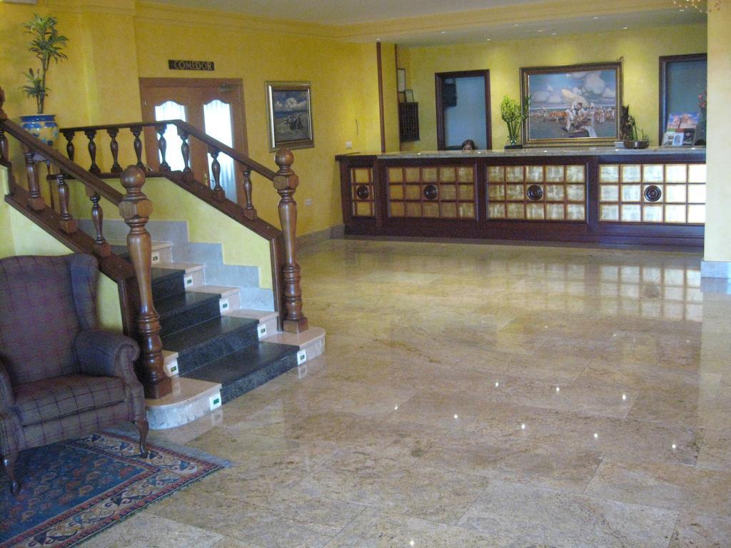 Hotel Restaurante San Roque メディナ・デル・カンポ エクステリア 写真