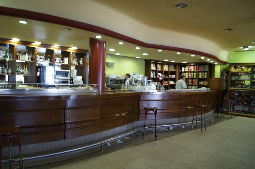 Hotel Restaurante San Roque メディナ・デル・カンポ エクステリア 写真